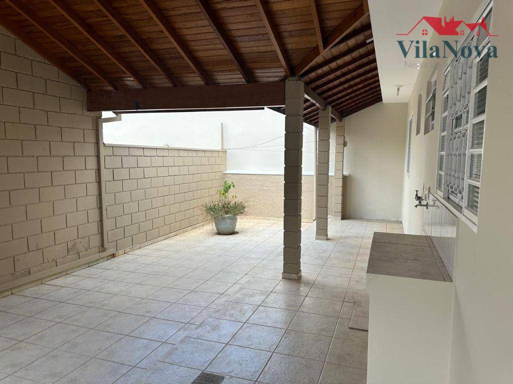 Casa à venda com 3 quartos, 232m² - Foto 5