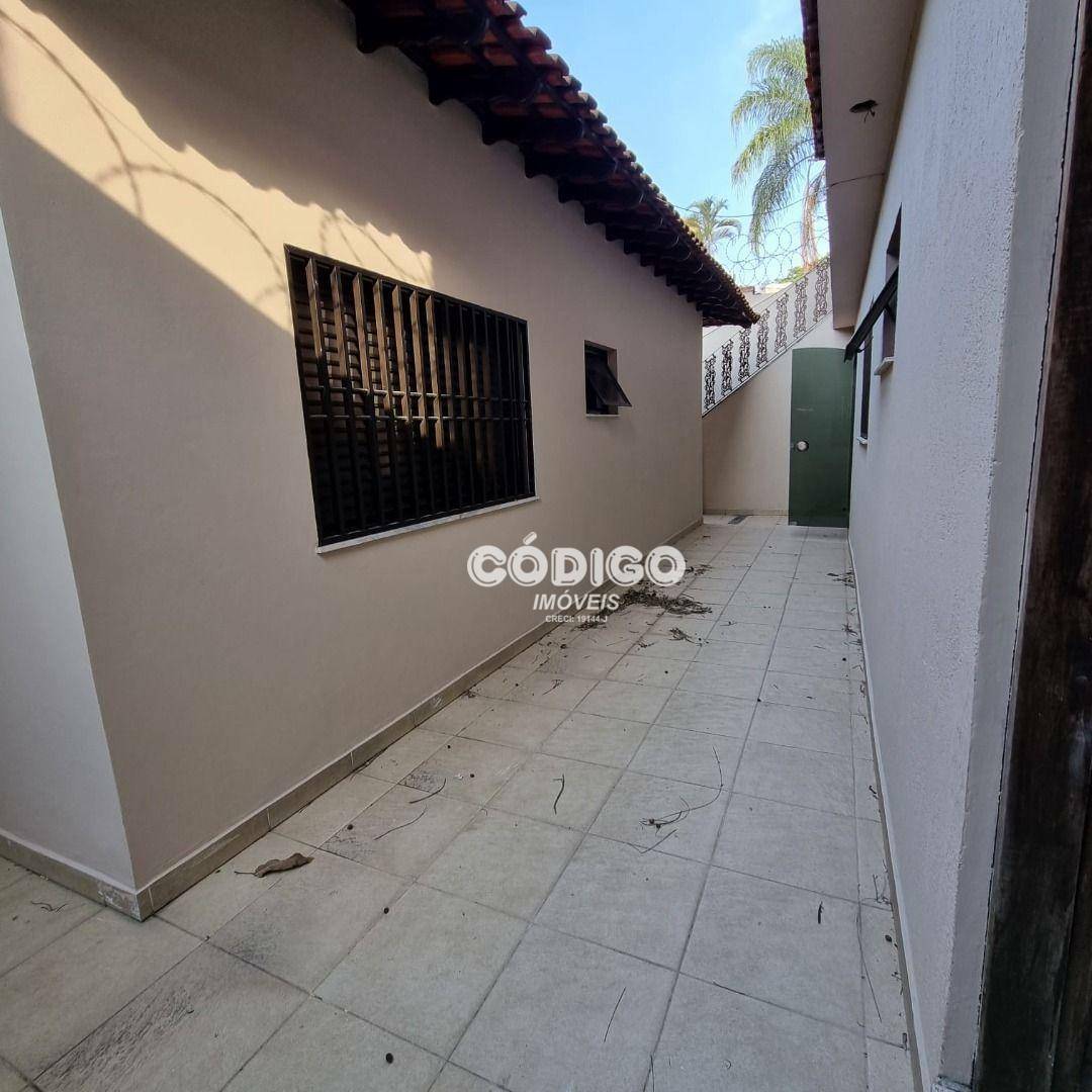 Casa à venda e aluguel com 3 quartos, 250m² - Foto 19