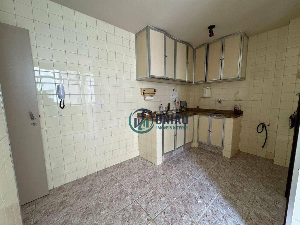 Apartamento à venda com 3 quartos, 115m² - Foto 19