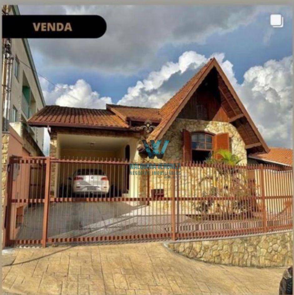 Casa à venda com 3 quartos, 197m² - Foto 1