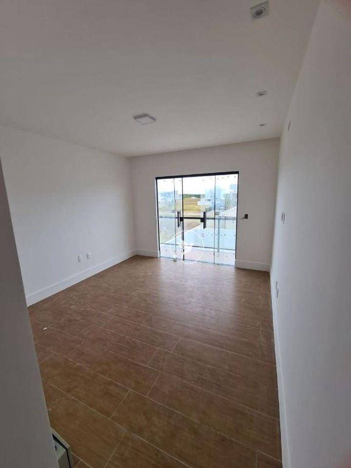 Casa de Condomínio à venda com 4 quartos, 210m² - Foto 13