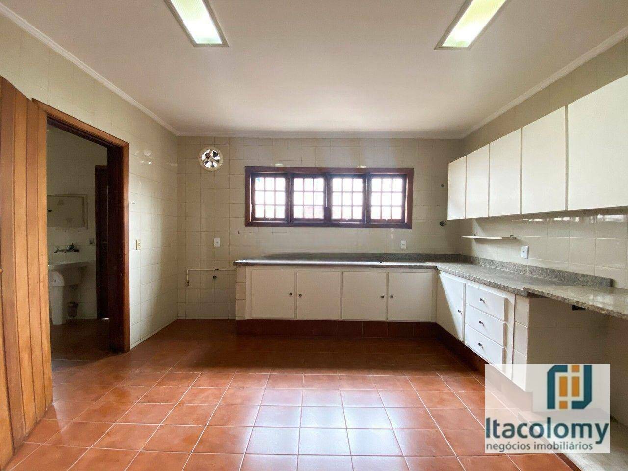 Casa de Condomínio à venda com 3 quartos, 268m² - Foto 13