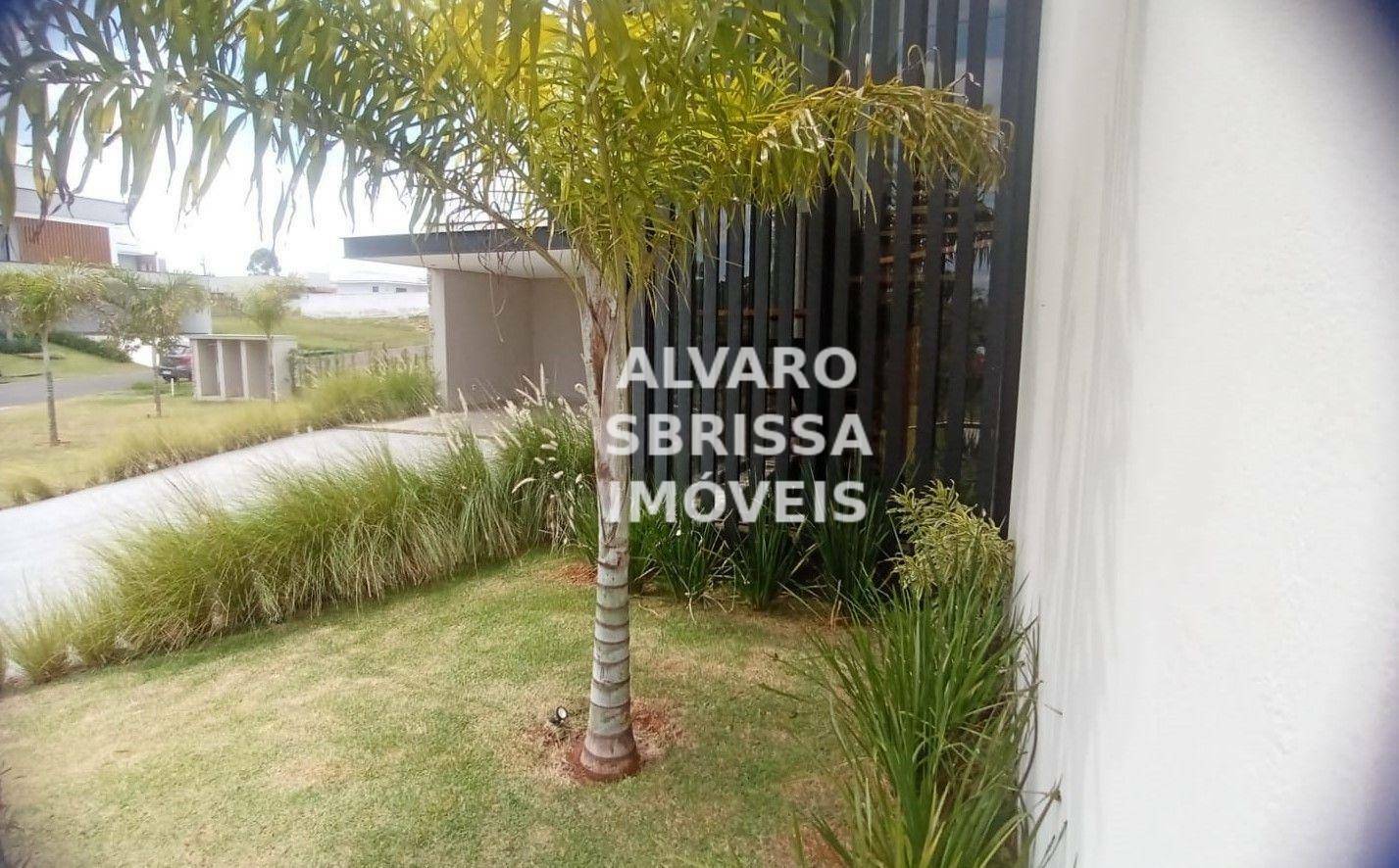 Casa de Condomínio à venda com 3 quartos, 250m² - Foto 3