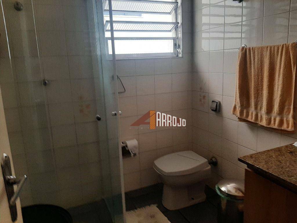 Sobrado à venda com 3 quartos, 216m² - Foto 8