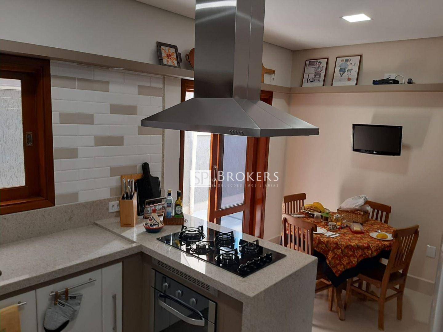 Casa à venda com 3 quartos, 250m² - Foto 2