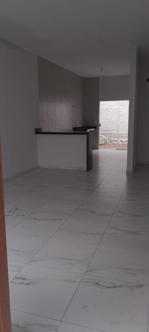 Casa à venda com 2 quartos, 102m² - Foto 2