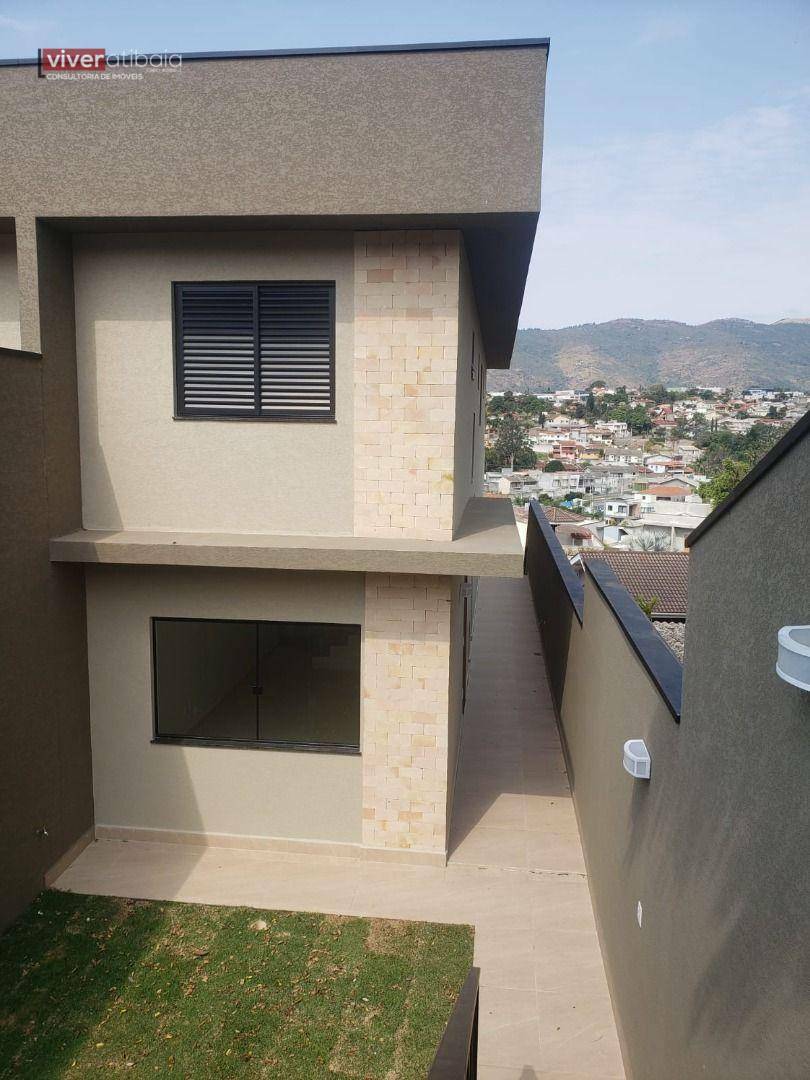 Casa à venda com 3 quartos, 140m² - Foto 1