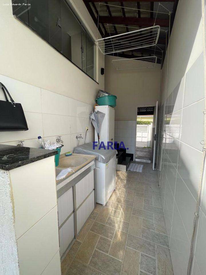 Casa à venda com 3 quartos, 200m² - Foto 17