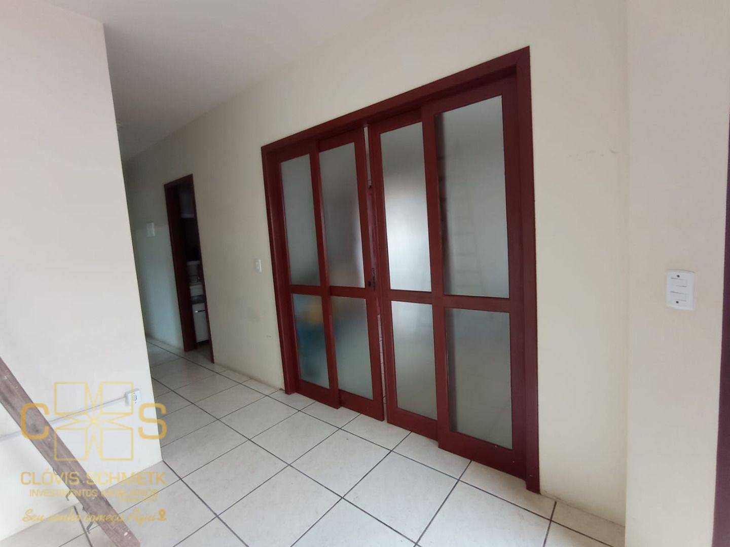 Casa à venda com 3 quartos, 95m² - Foto 4