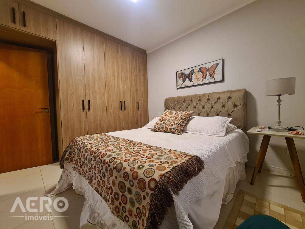 Casa de Condomínio à venda com 3 quartos, 232m² - Foto 14