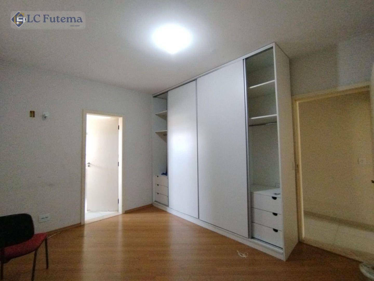 Casa de Condomínio para alugar com 3 quartos, 300m² - Foto 26