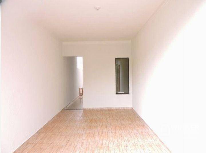 Casa à venda com 2 quartos, 80m² - Foto 3