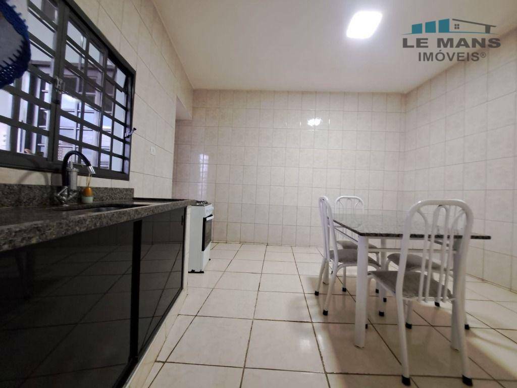 Casa à venda com 4 quartos, 250m² - Foto 22