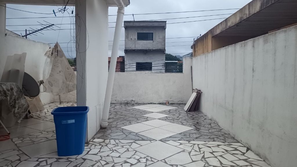 Casa à venda com 2 quartos, 150m² - Foto 1