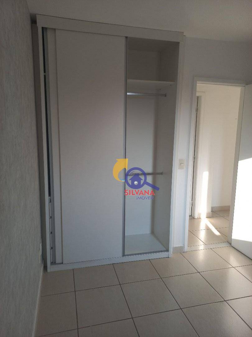 Apartamento para alugar com 3 quartos, 85m² - Foto 11