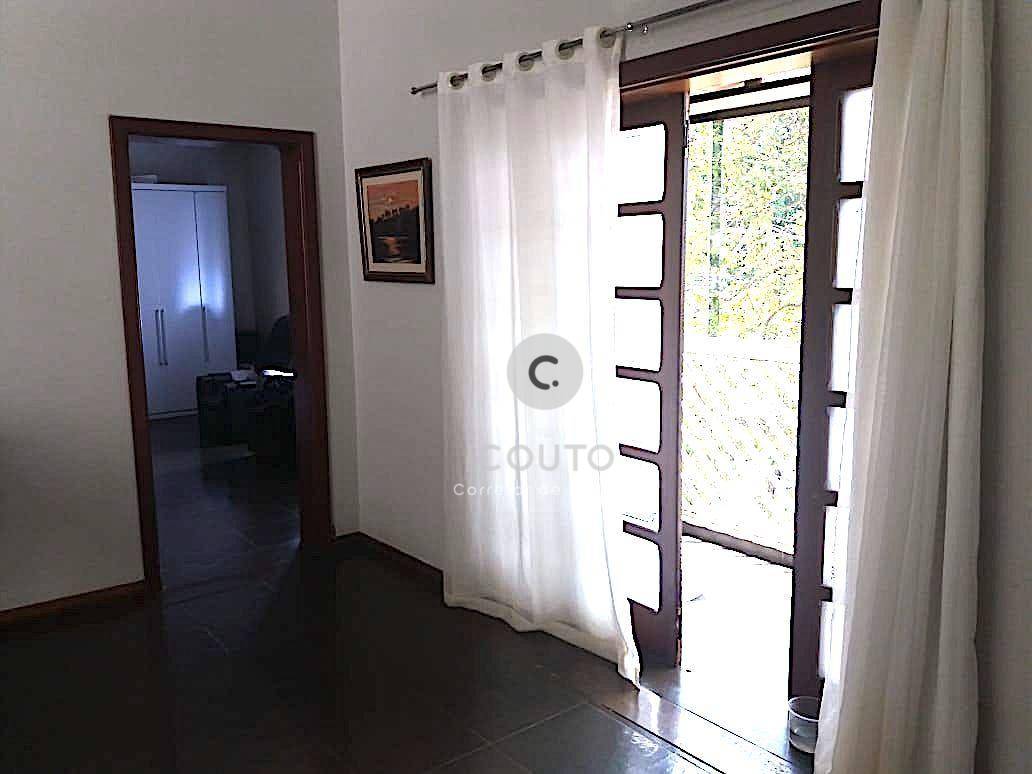 Casa à venda com 4 quartos, 358m² - Foto 25