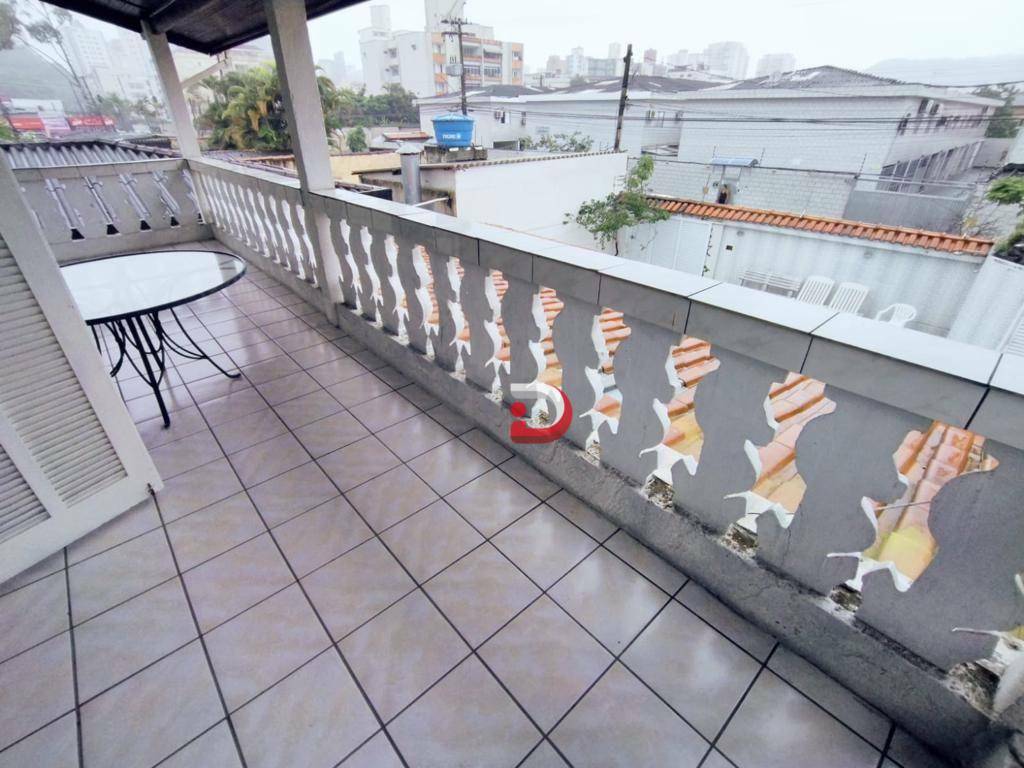 Sobrado à venda com 4 quartos, 250m² - Foto 3