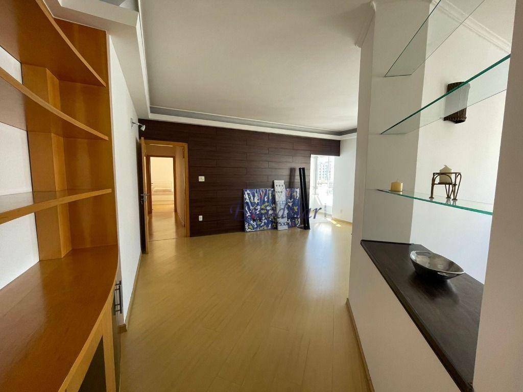 Apartamento à venda com 3 quartos, 230m² - Foto 2