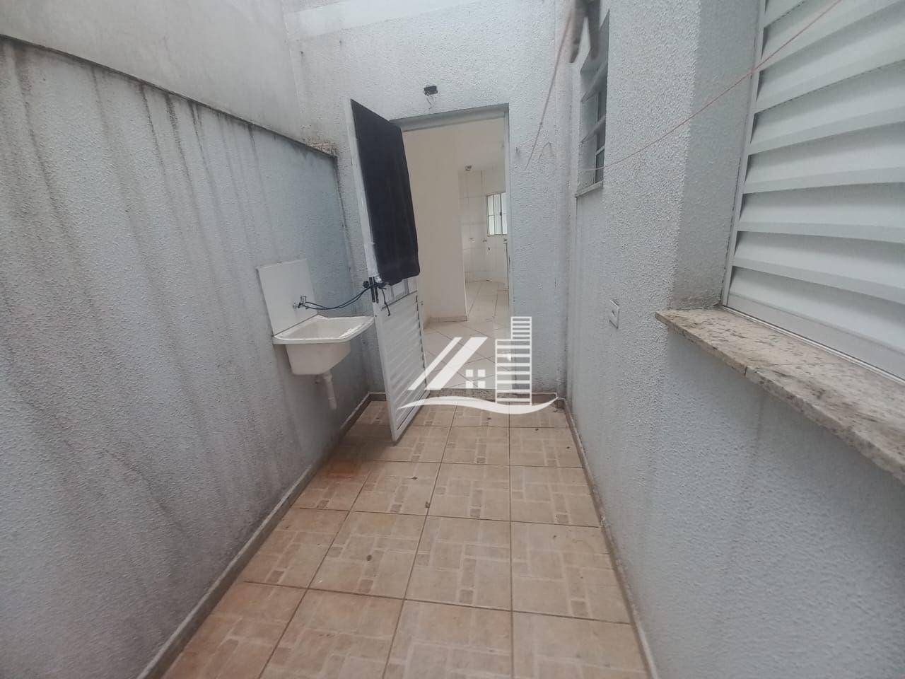 Casa para alugar com 2 quartos, 60M2 - Foto 17