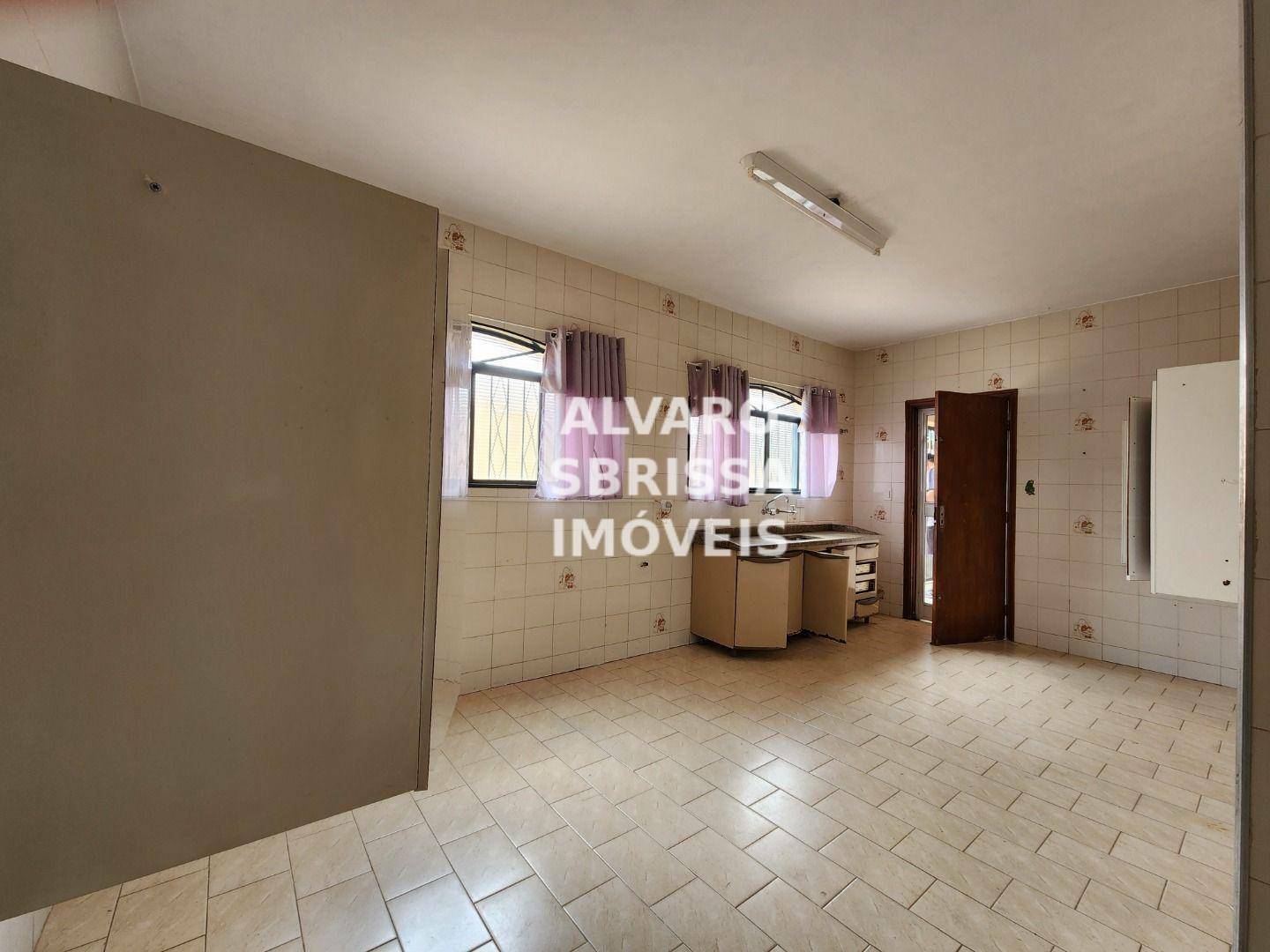 Casa à venda com 3 quartos, 284m² - Foto 15