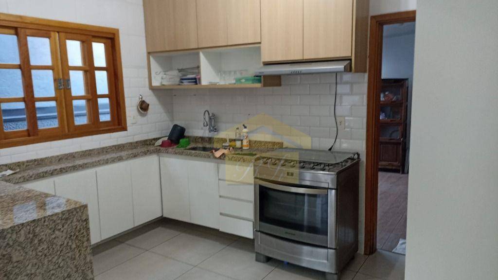 Casa à venda com 3 quartos, 140M2 - Foto 1