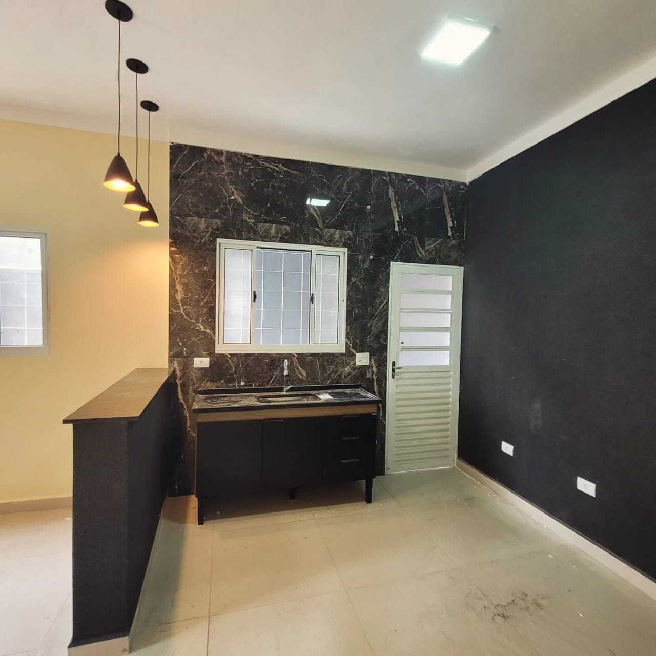 Casa à venda com 3 quartos, 190m² - Foto 1