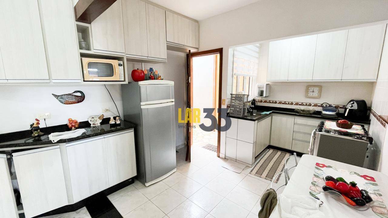 Casa à venda com 4 quartos, 138m² - Foto 12