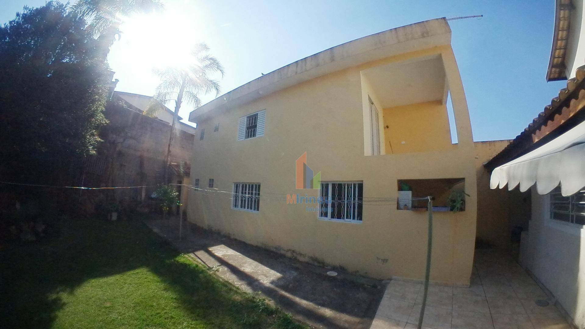 Casa à venda com 5 quartos, 202m² - Foto 4