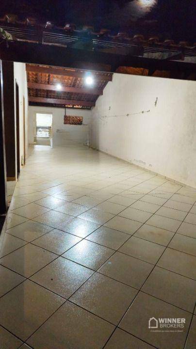 Casa à venda com 3 quartos, 210m² - Foto 2