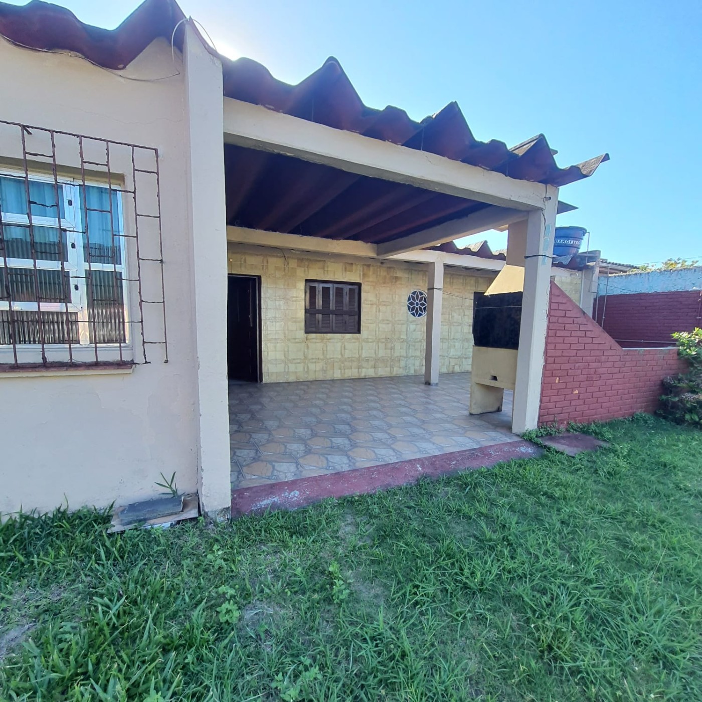 Casa à venda com 2 quartos, 300m² - Foto 1