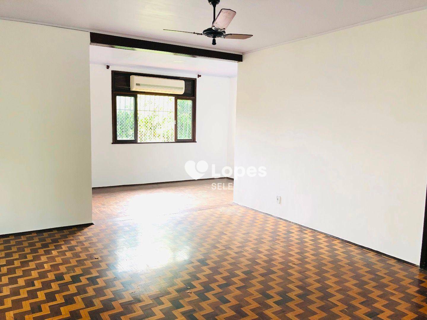 Casa à venda com 5 quartos, 210m² - Foto 16