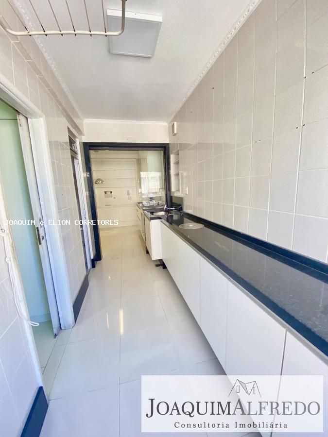 Apartamento à venda com 3 quartos, 119m² - Foto 24