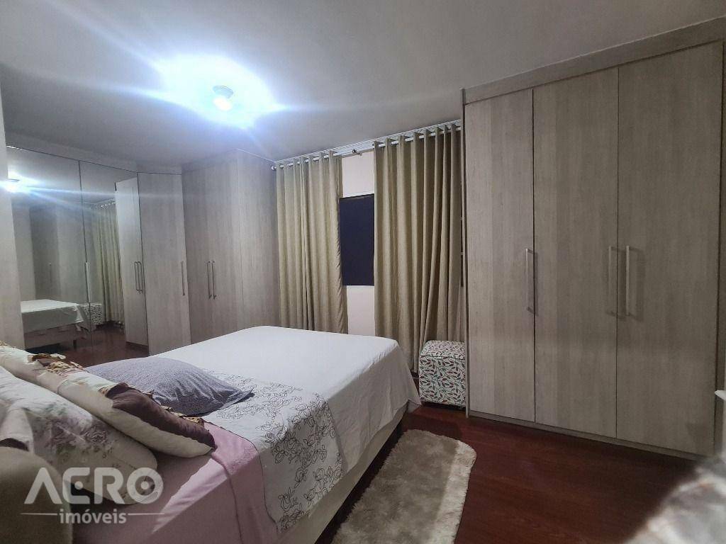 Casa à venda com 3 quartos, 210m² - Foto 30