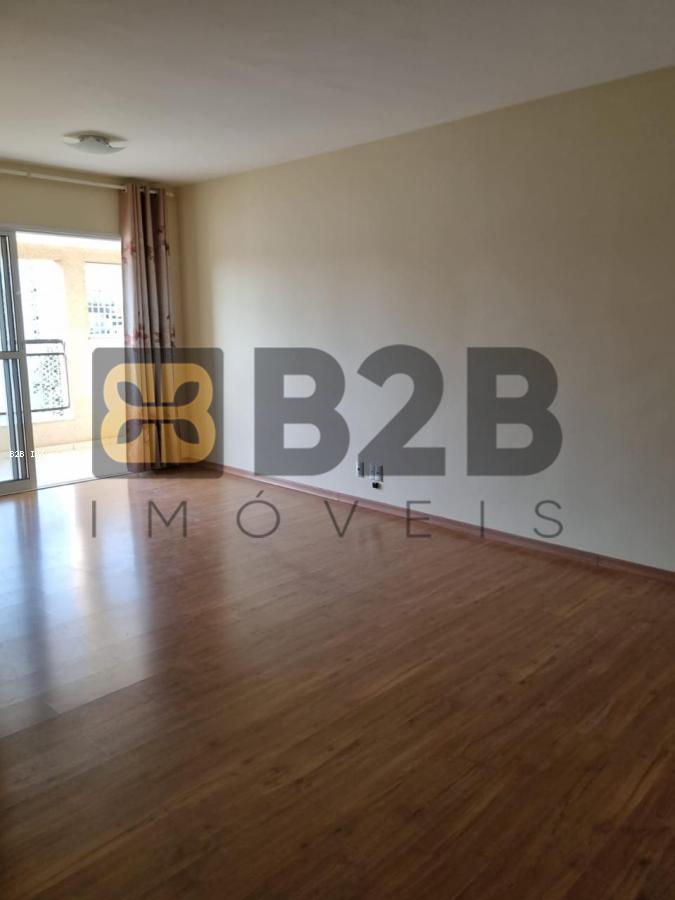 Apartamento à venda com 3 quartos, 94m² - Foto 2