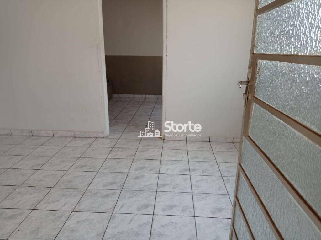 Casa à venda com 5 quartos, 200m² - Foto 3