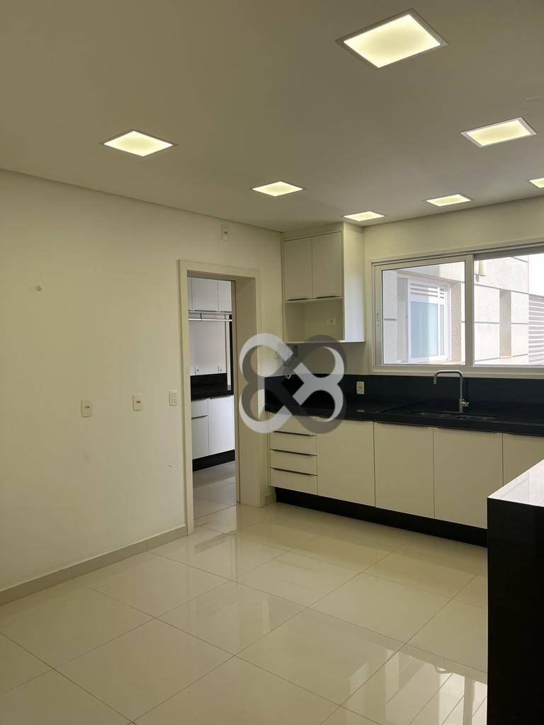 Apartamento para alugar com 3 quartos, 200m² - Foto 11