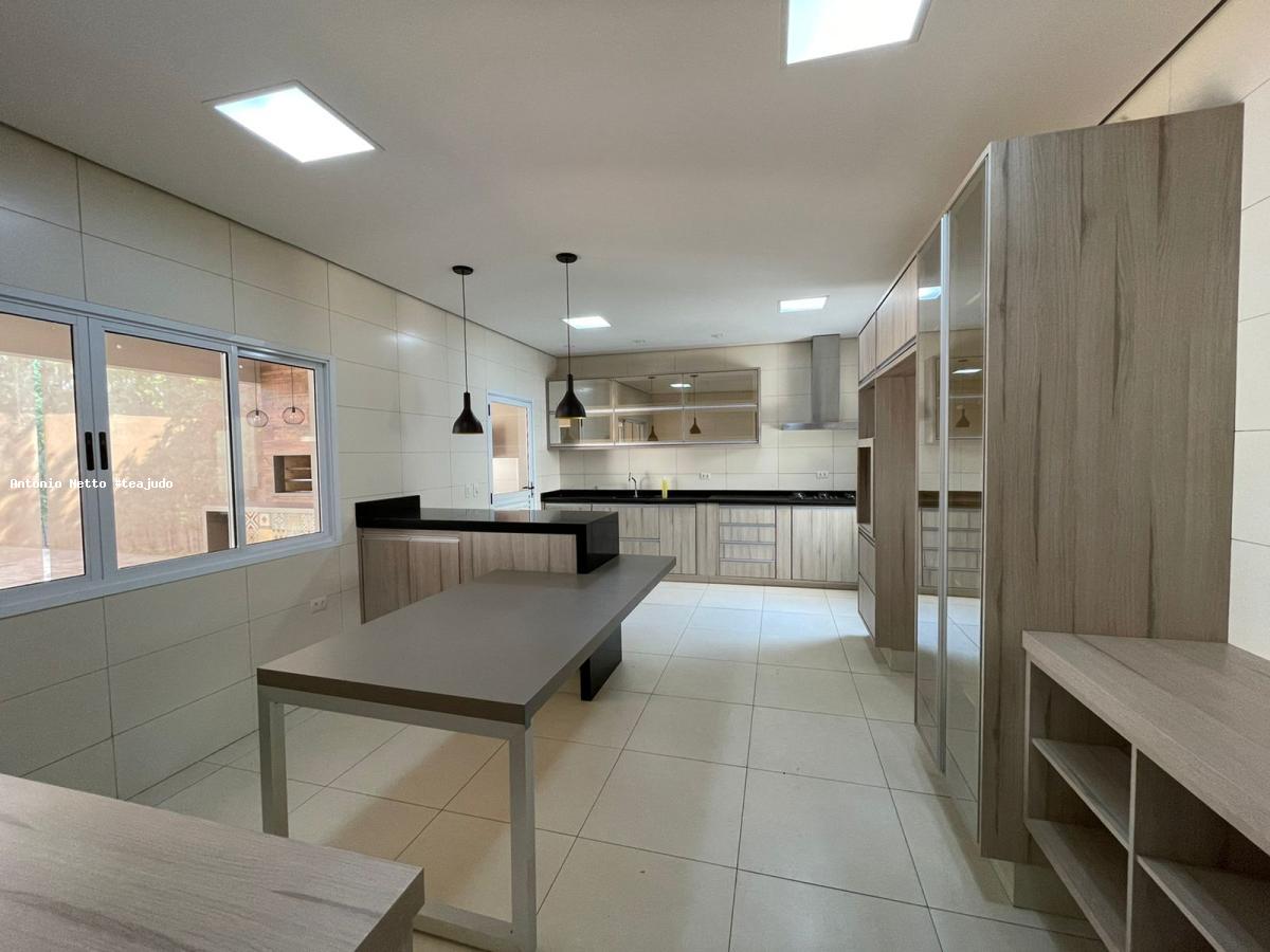 Casa à venda com 4 quartos, 280m² - Foto 12