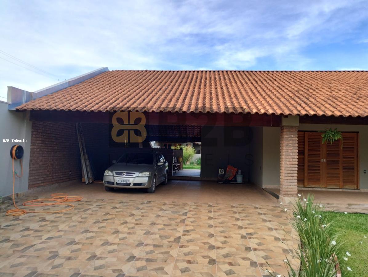 Casa à venda com 3 quartos, 400m² - Foto 2