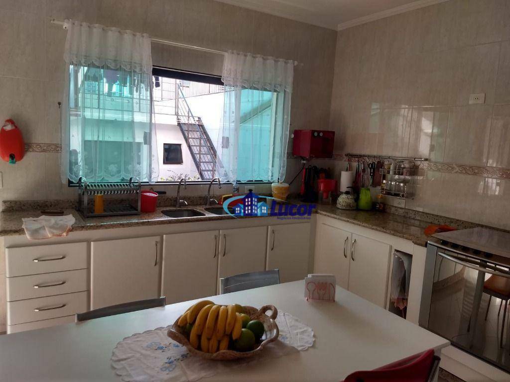 Sobrado à venda com 3 quartos, 250m² - Foto 4