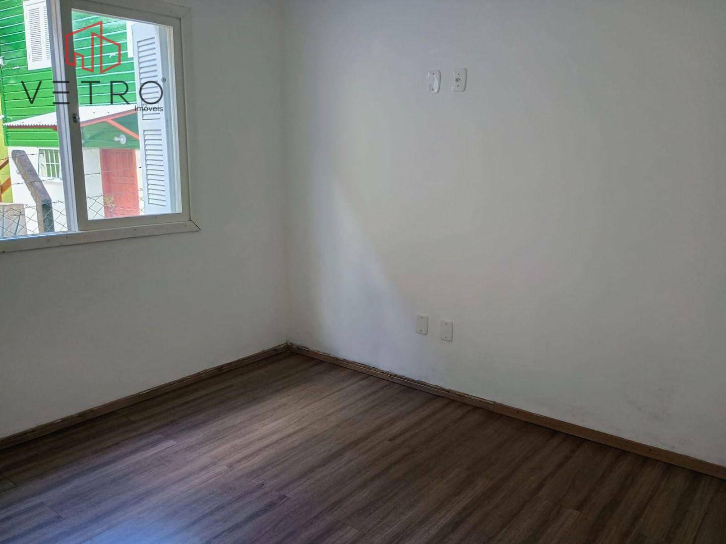 Casa à venda com 2 quartos, 60m² - Foto 7