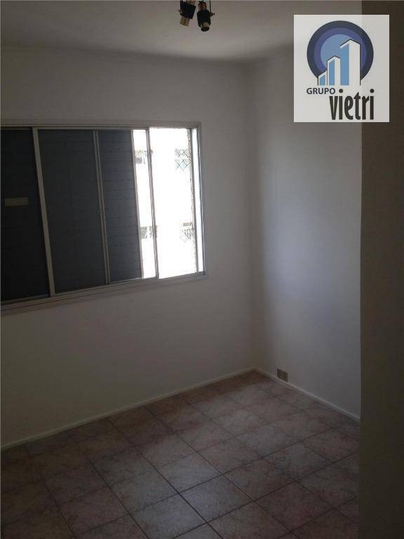 Apartamento à venda com 3 quartos, 75m² - Foto 9