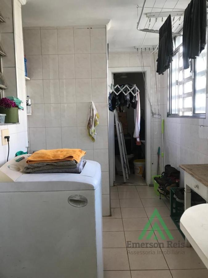 Apartamento à venda com 3 quartos, 180m² - Foto 17