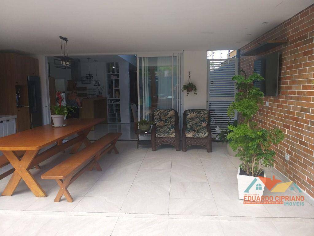 Casa à venda com 3 quartos, 240m² - Foto 12