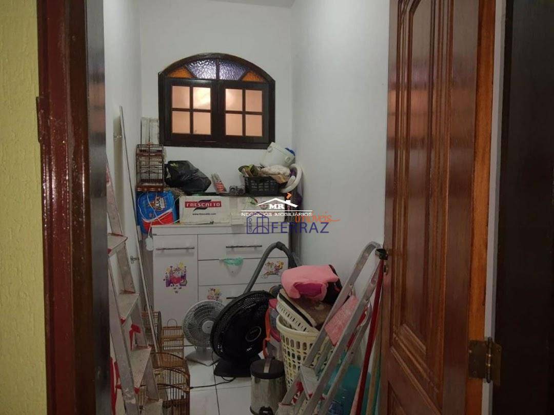 Casa à venda com 3 quartos, 200m² - Foto 19