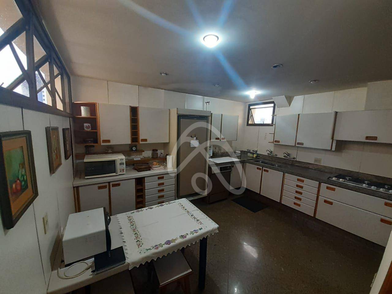 Apartamento à venda com 3 quartos, 280m² - Foto 5