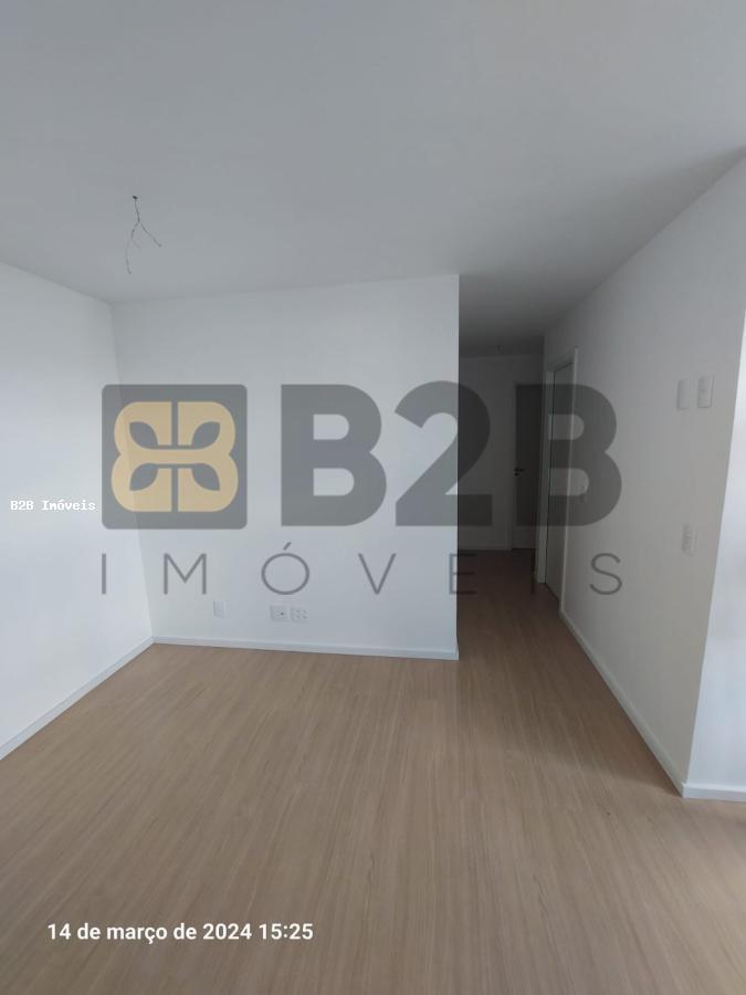 Apartamento à venda com 2 quartos, 64m² - Foto 27