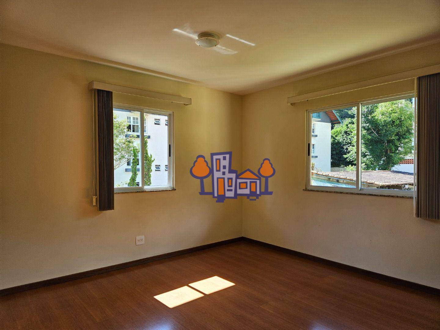 Casa à venda com 5 quartos, 326m² - Foto 40
