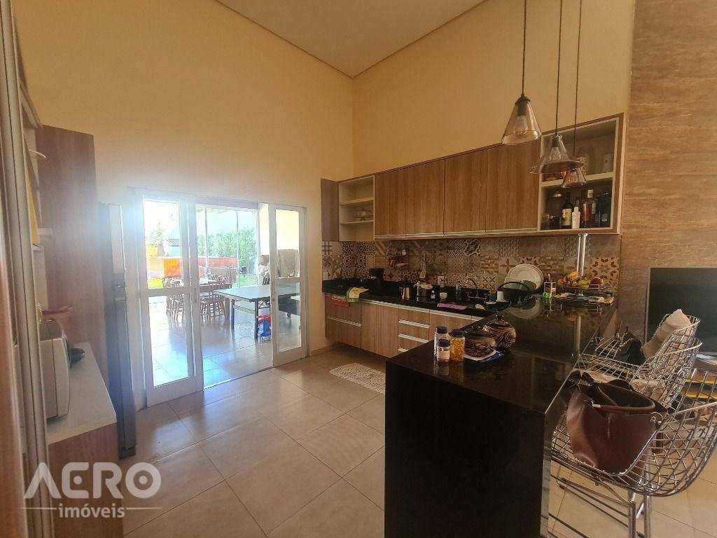 Casa de Condomínio à venda com 3 quartos, 220m² - Foto 15