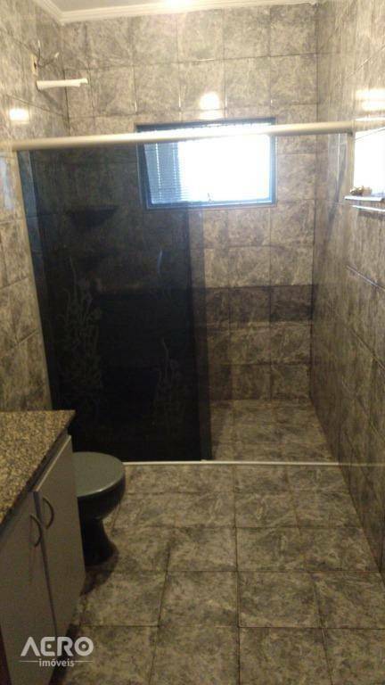 Casa à venda com 2 quartos, 130m² - Foto 12