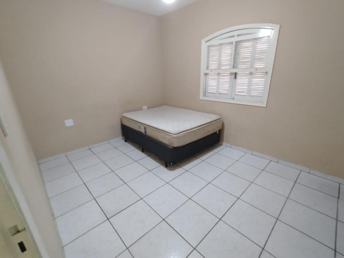 Casa à venda com 3 quartos, 300m² - Foto 6